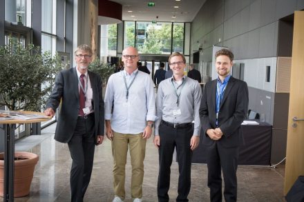 Drei Fraunhofer-Spin-Offs stellten sich beim Munich Investment Forum 2015 von Fraunhofer Venture vor (v.l.n.r.): Herr Dr. Volker Zurwehn (ArtGuardian), Thomas Gebauer und Thorsten Seipp (Volterion) sowie Thomas Hartung (COSEDA Technologies)