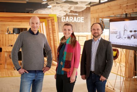 Das Team der BMW Startup Garage: Gregor Gimmy, Ana Carolina Alex und Matthias Meyer. (v.l., Foto: BMW)