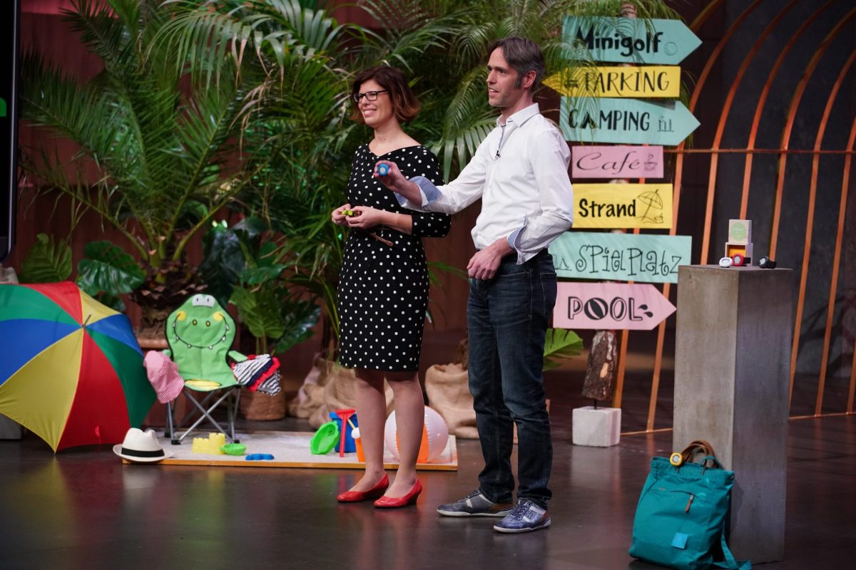 Annette Barth und Julian Meyer-Arnek von Ajuma bei ihrem Auftritt in 'Die Höhle der Löwen'