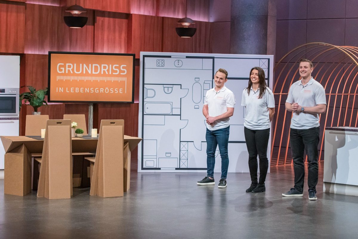 Das Gründerteam von Grundriss in Lebensgröße: Maximilian Mühlegg, Gissou Ataee und Lucas Nummer (v.l.)