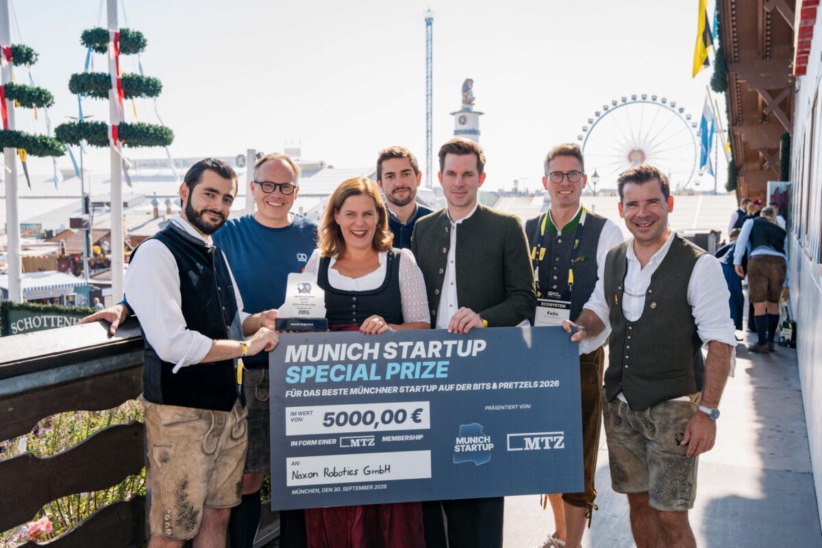 Naxon Robotics - Gewinner Munich Startup Special Prize 2026 überreicht von Verena Dietl im Rahmen der Bits & Pretzels